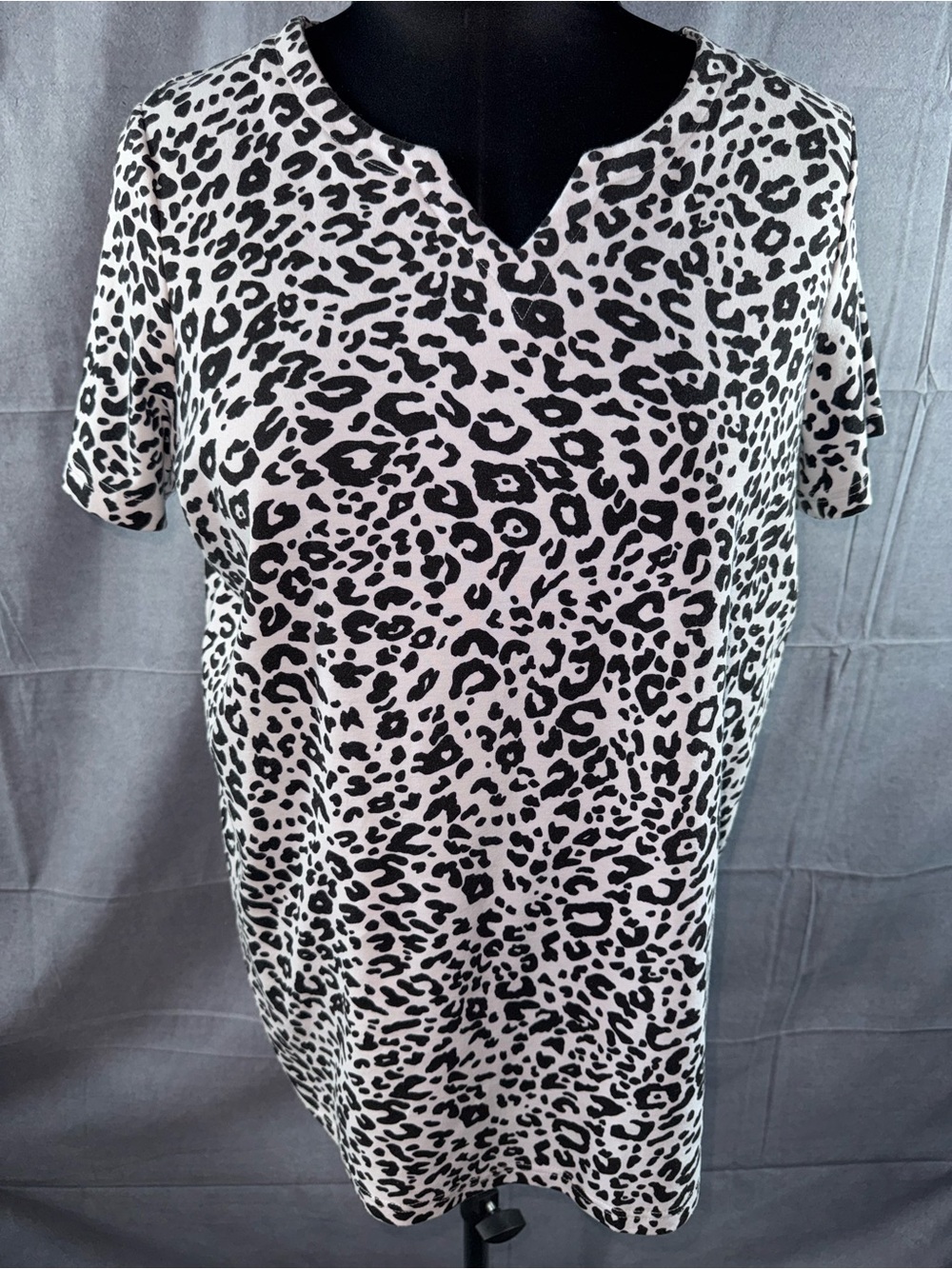 3068-Roaman's Black and White Leopard Print Swim Coverup